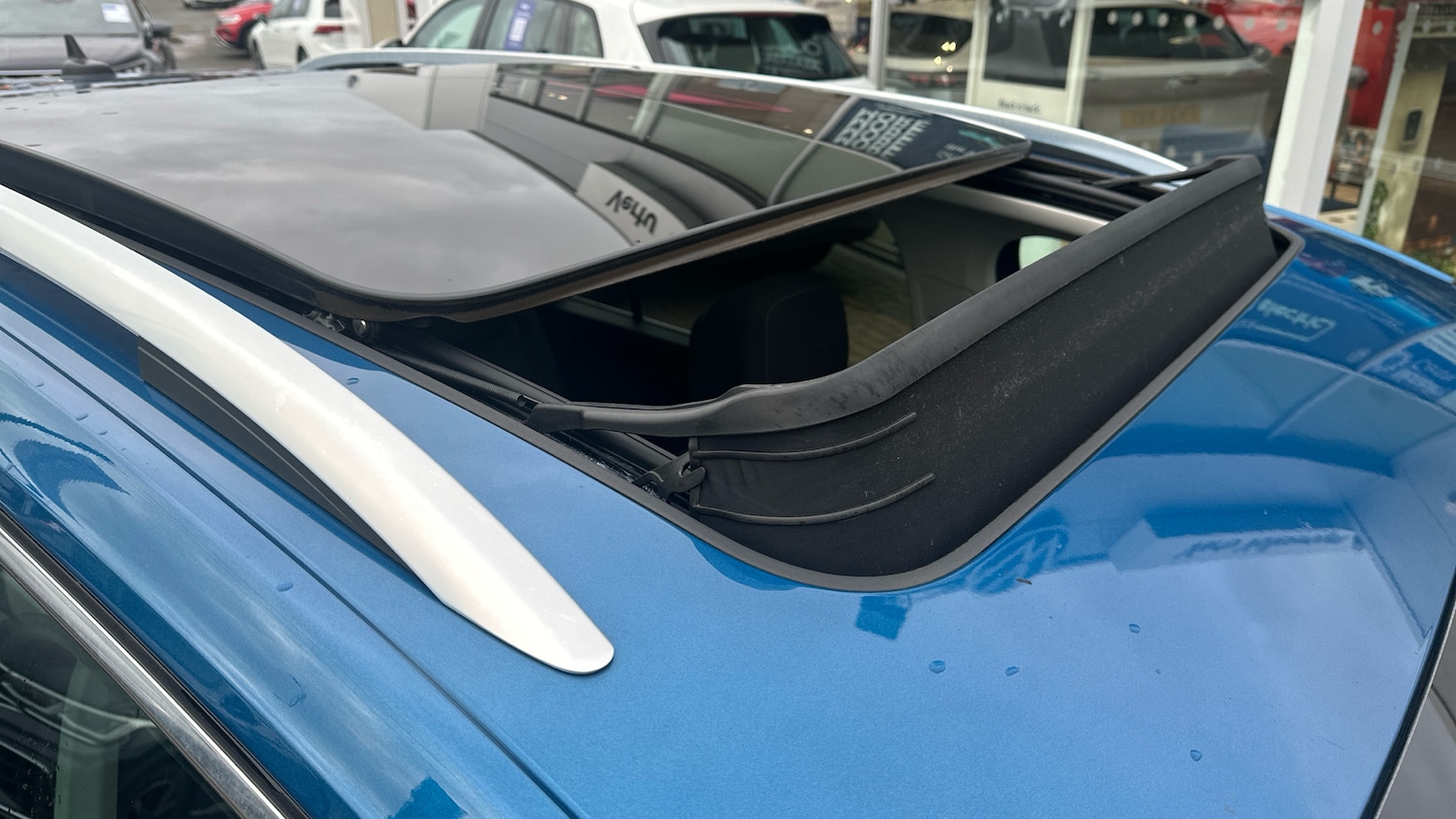 Used Volkswagen Touran 2021 for sale - 76722698: Photo 33