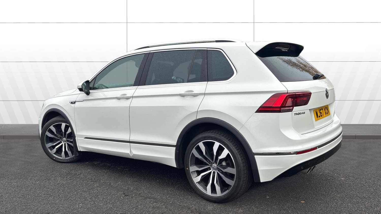 Used Volkswagen Tiguan 2017 for sale - 76807021: Photo 2