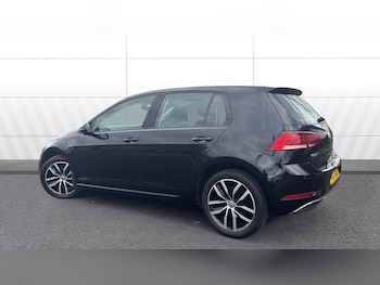 Used Volkswagen Golf 2017 for sale - 78323421: Photo