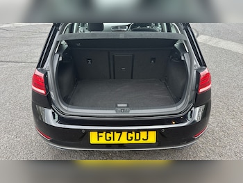 Used Volkswagen Golf 2017 for sale - 78323421: Photo