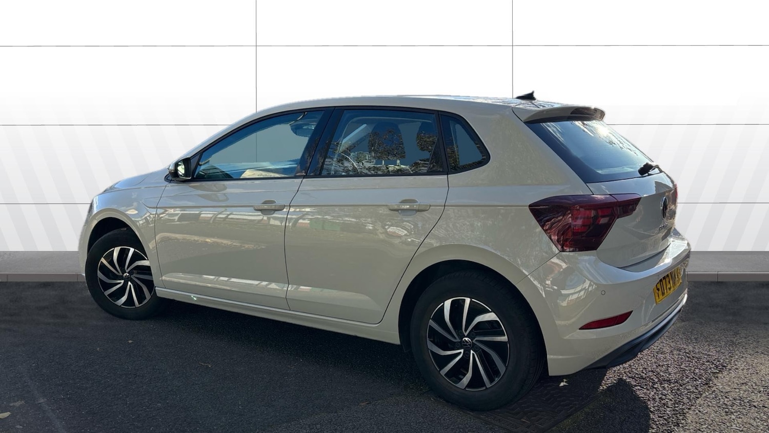 Used Volkswagen Polo 2023 for sale - 76391186: Photo 2