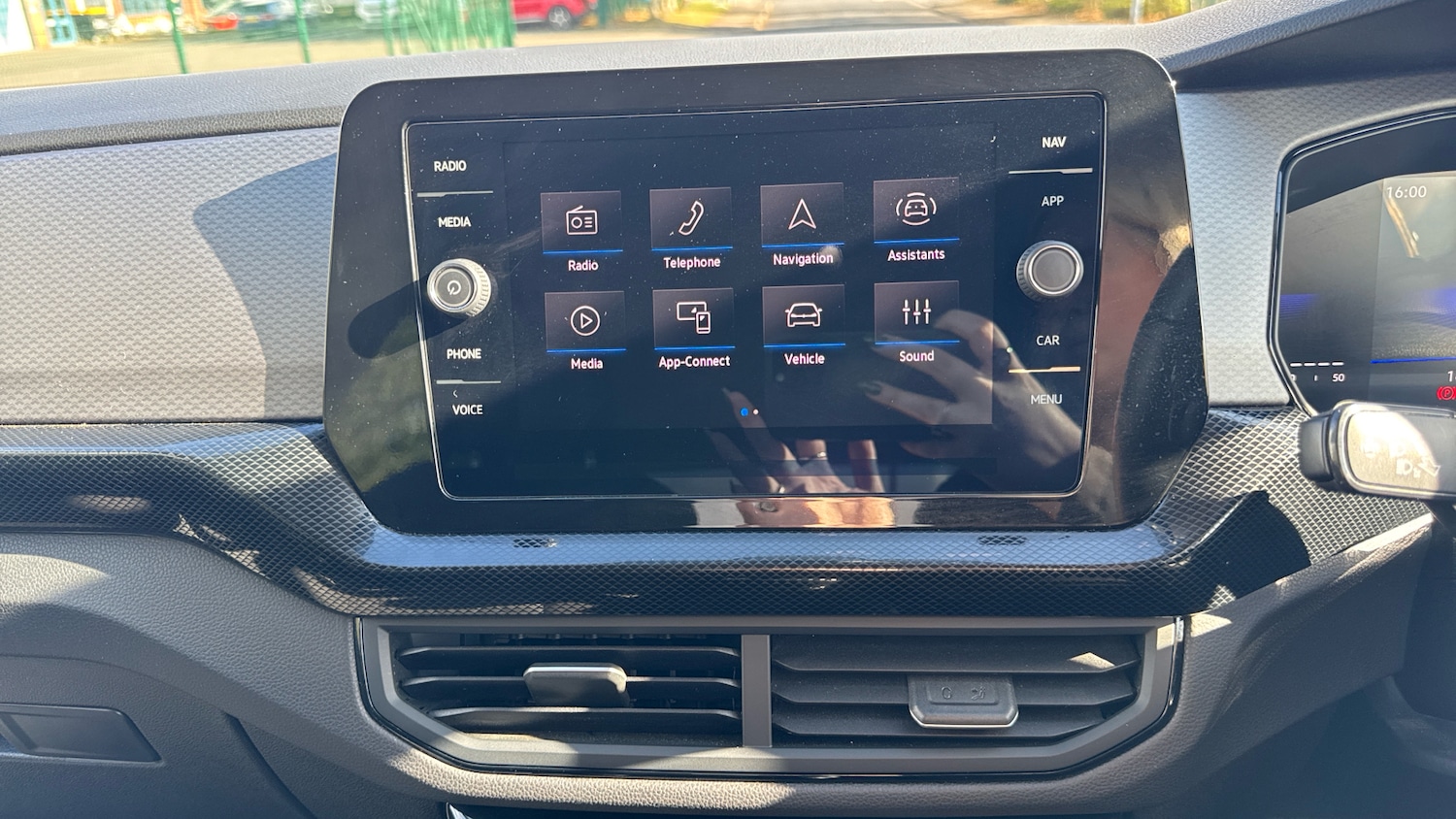 Used Volkswagen T-Cross 2024 for sale - 75996721: Photo 12