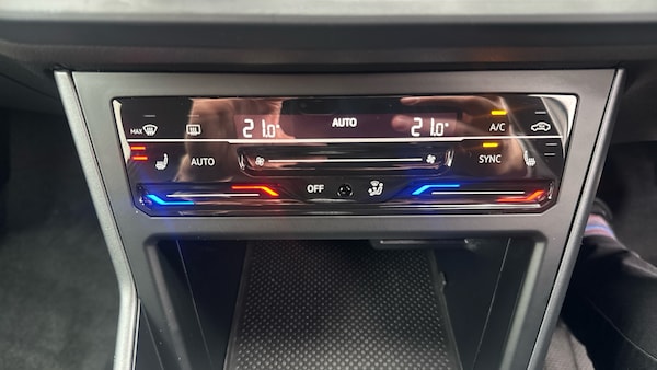 Used Volkswagen Polo 2022 for sale - 76101948: Photo 39