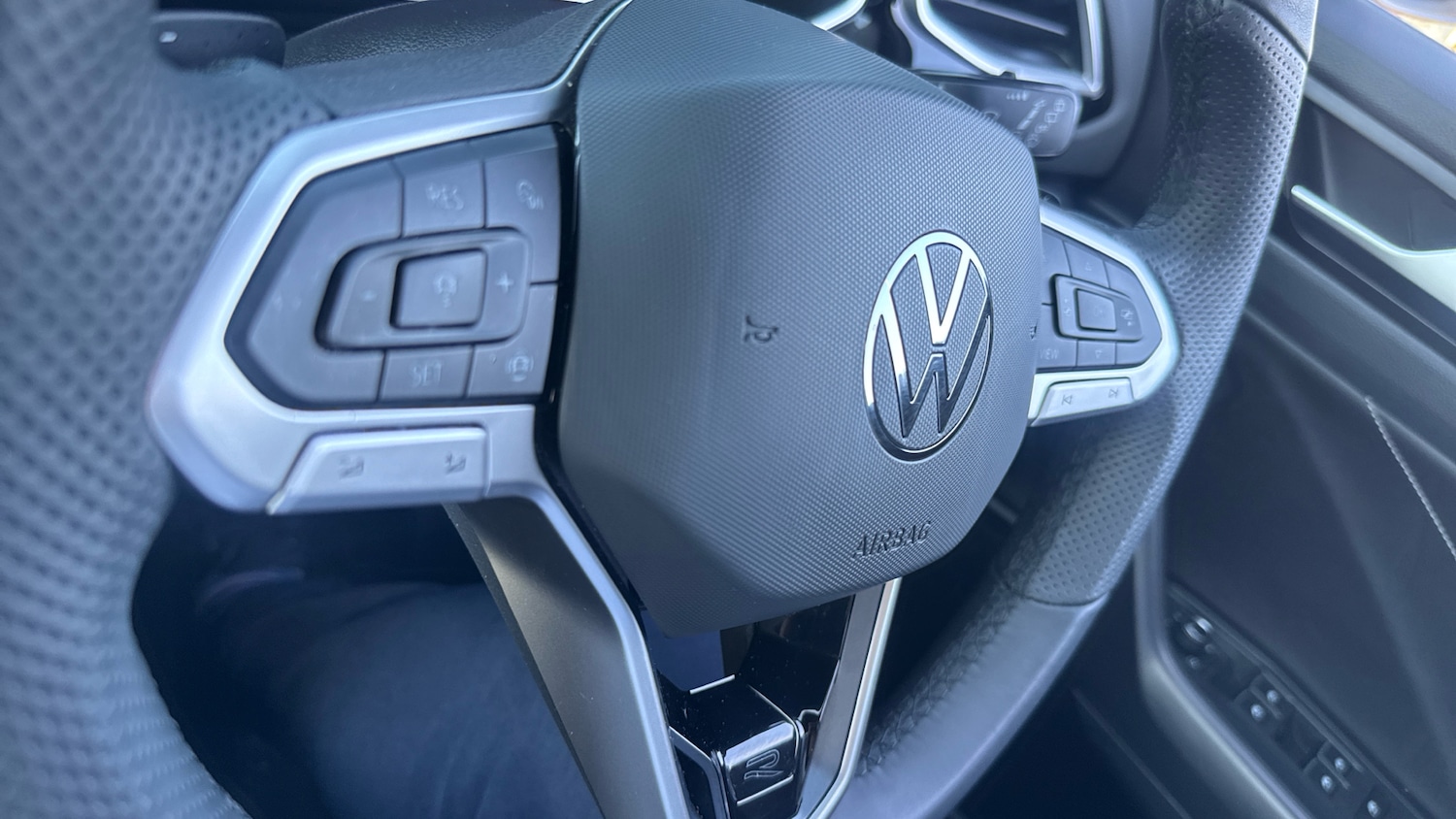 Used Volkswagen T-Roc 2025 for sale - 77984762: Photo 41