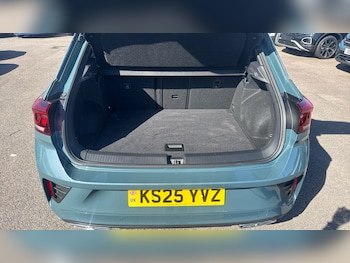 Used Volkswagen T-Roc 2025 for sale - 77984762: Photo