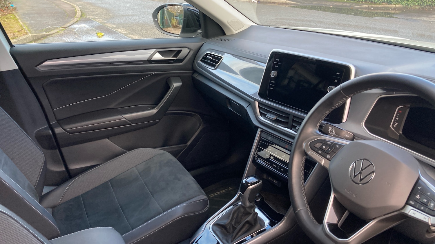 Used Volkswagen T-Roc 2023 for sale - 76637631: Photo 14