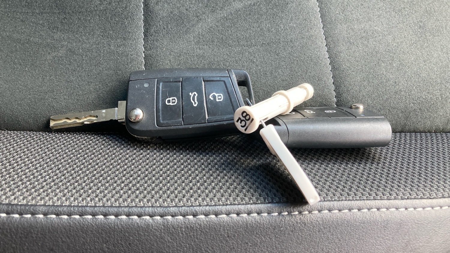 Used Volkswagen T-Roc 2023 for sale - 76637631: Photo 20