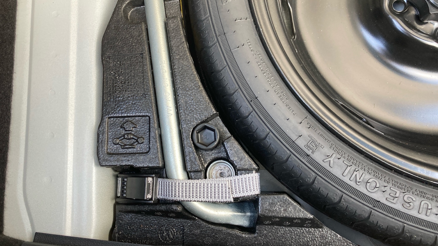 Used Volkswagen T-Roc 2023 for sale - 76637631: Photo 24