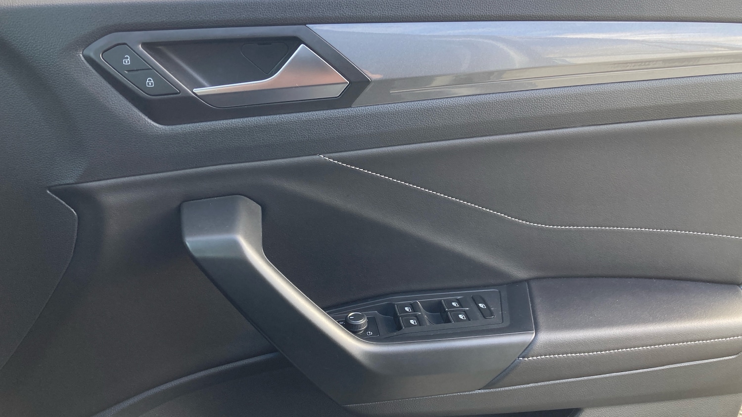 Used Volkswagen T-Roc 2023 for sale - 76637631: Photo 33