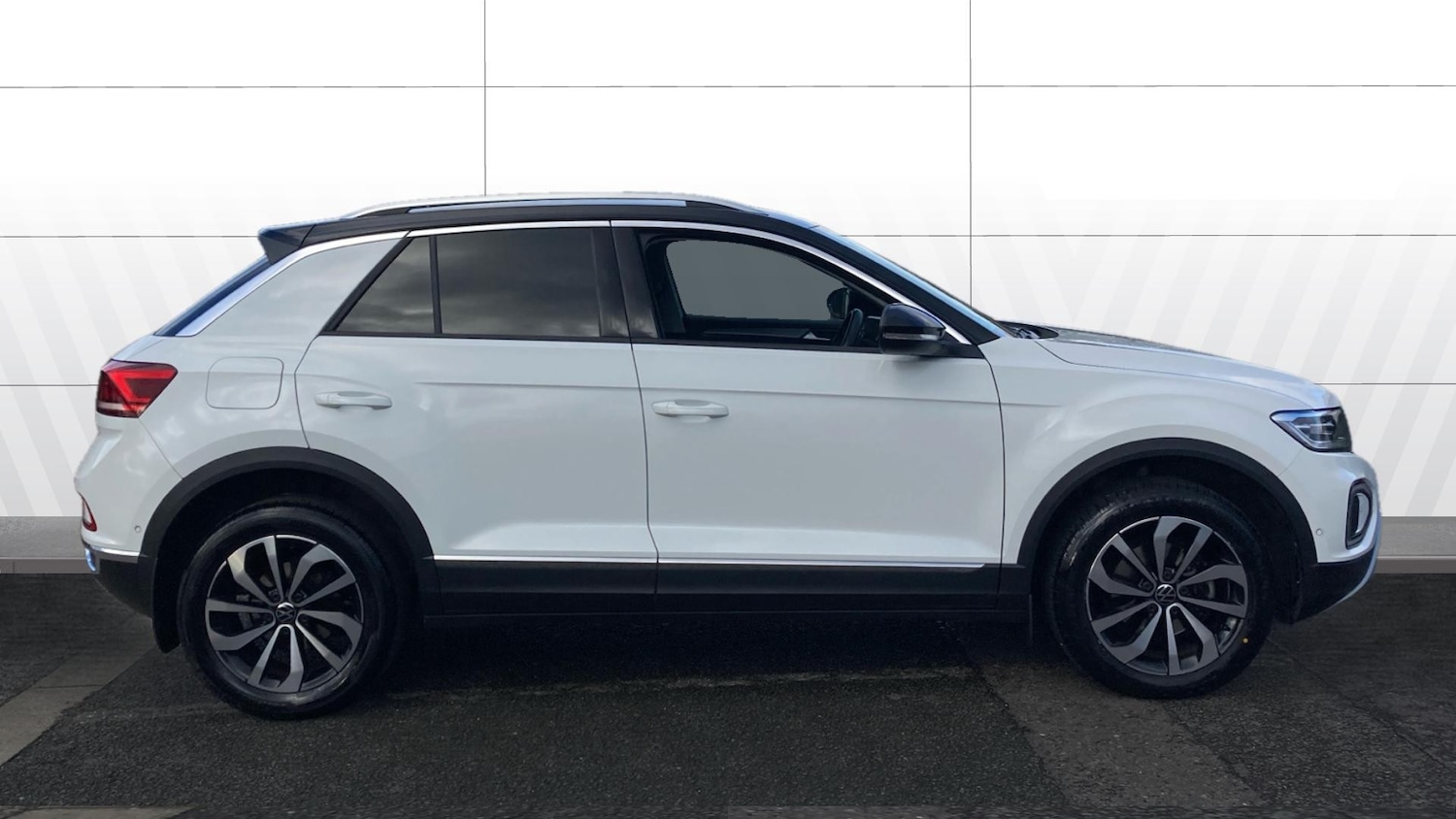 Used Volkswagen T-Roc 2023 for sale - 76637631: Photo 5