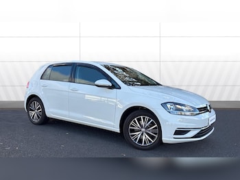 Used Volkswagen Golf 2017 for sale - 76382529: Photo