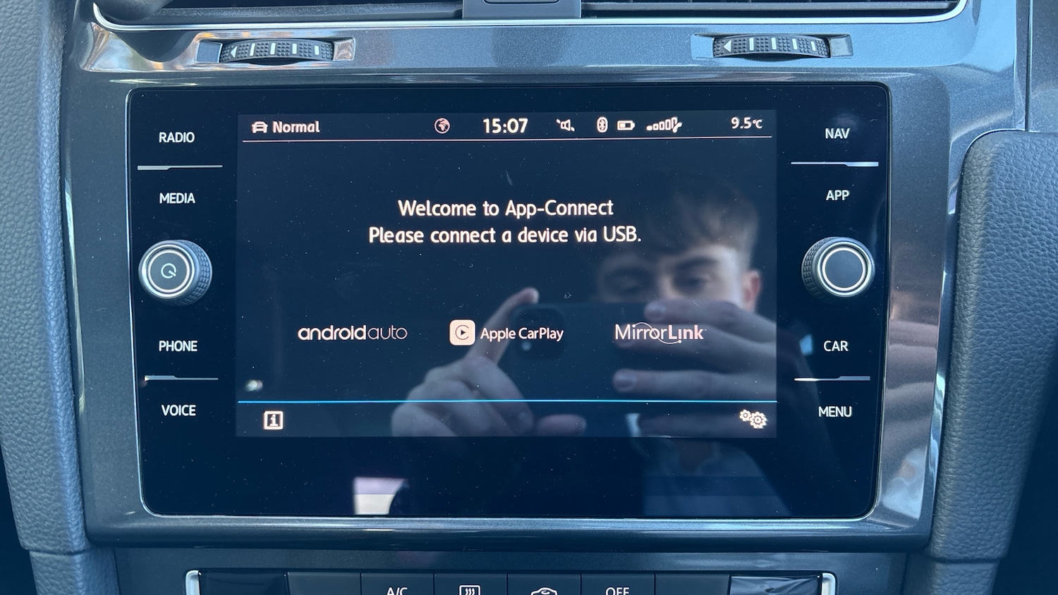 Used Volkswagen Golf 2017 for sale - 76382529: Photo 28