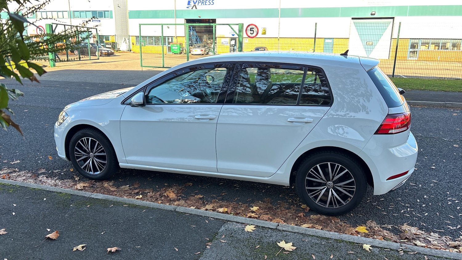 Used Volkswagen Golf 2017 for sale - 76382529: Photo 38