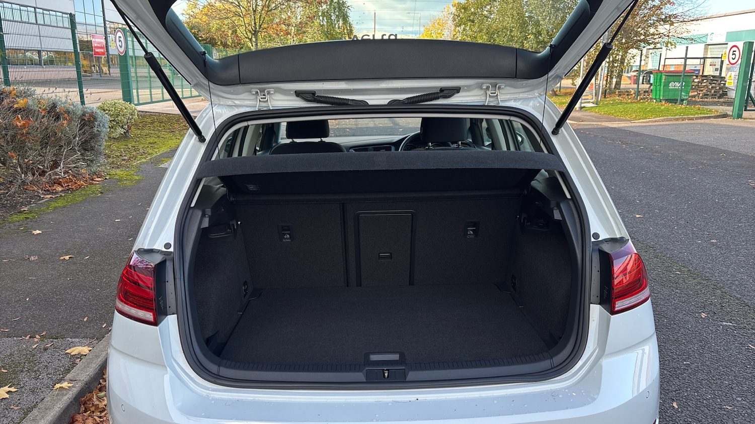 Used Volkswagen Golf 2017 for sale - 76382529: Photo 4