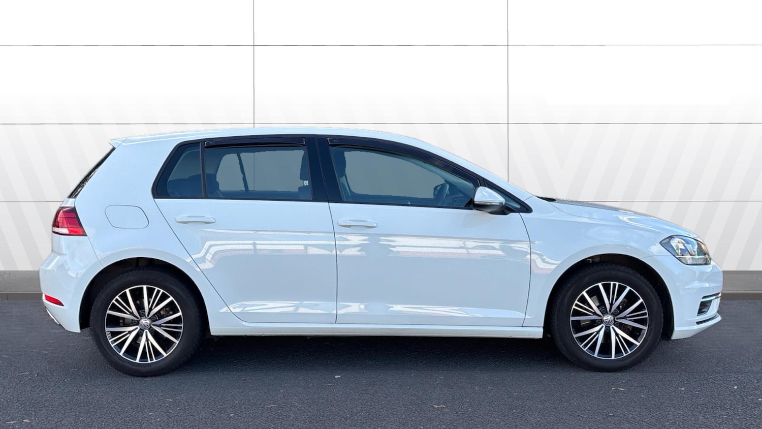 Used Volkswagen Golf 2017 for sale - 76382529: Photo 5