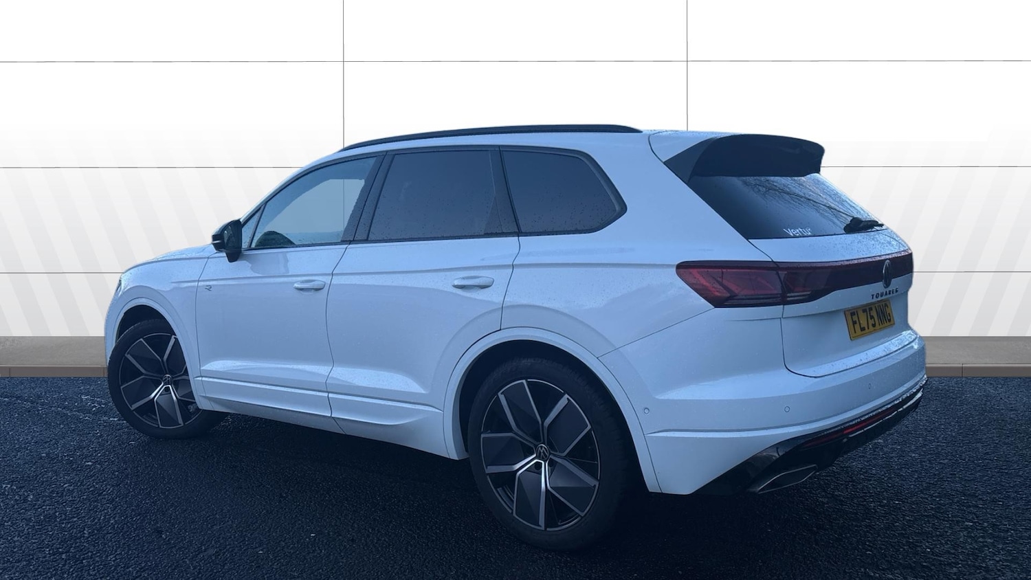 Used Volkswagen Touareg 2025 for sale - 77579441: Photo 2