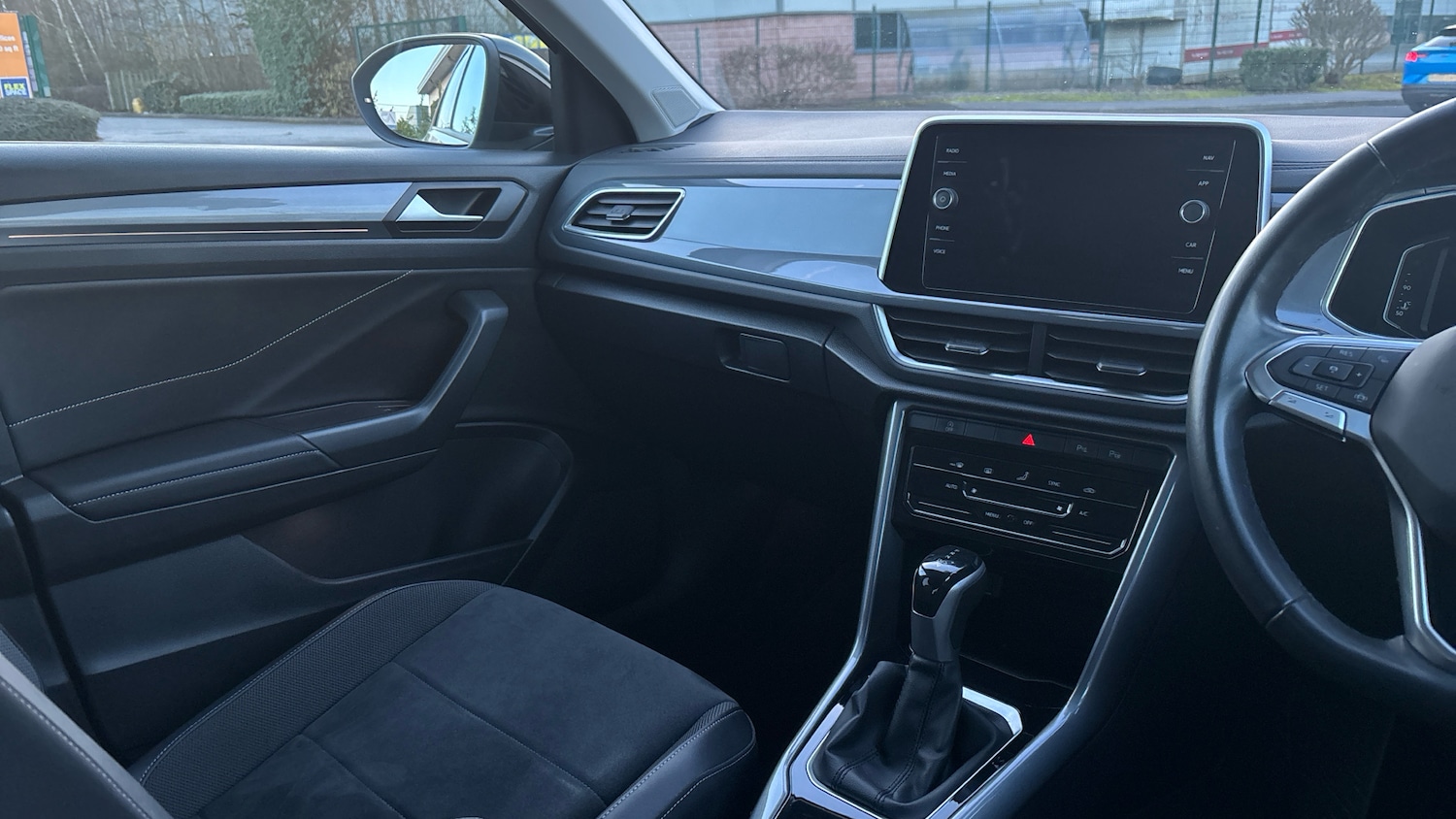 Used Volkswagen T-Roc 2022 for sale - 77732295: Photo 14