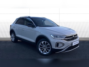 Used Volkswagen T-Roc 2022 for sale - 77732295: Photo