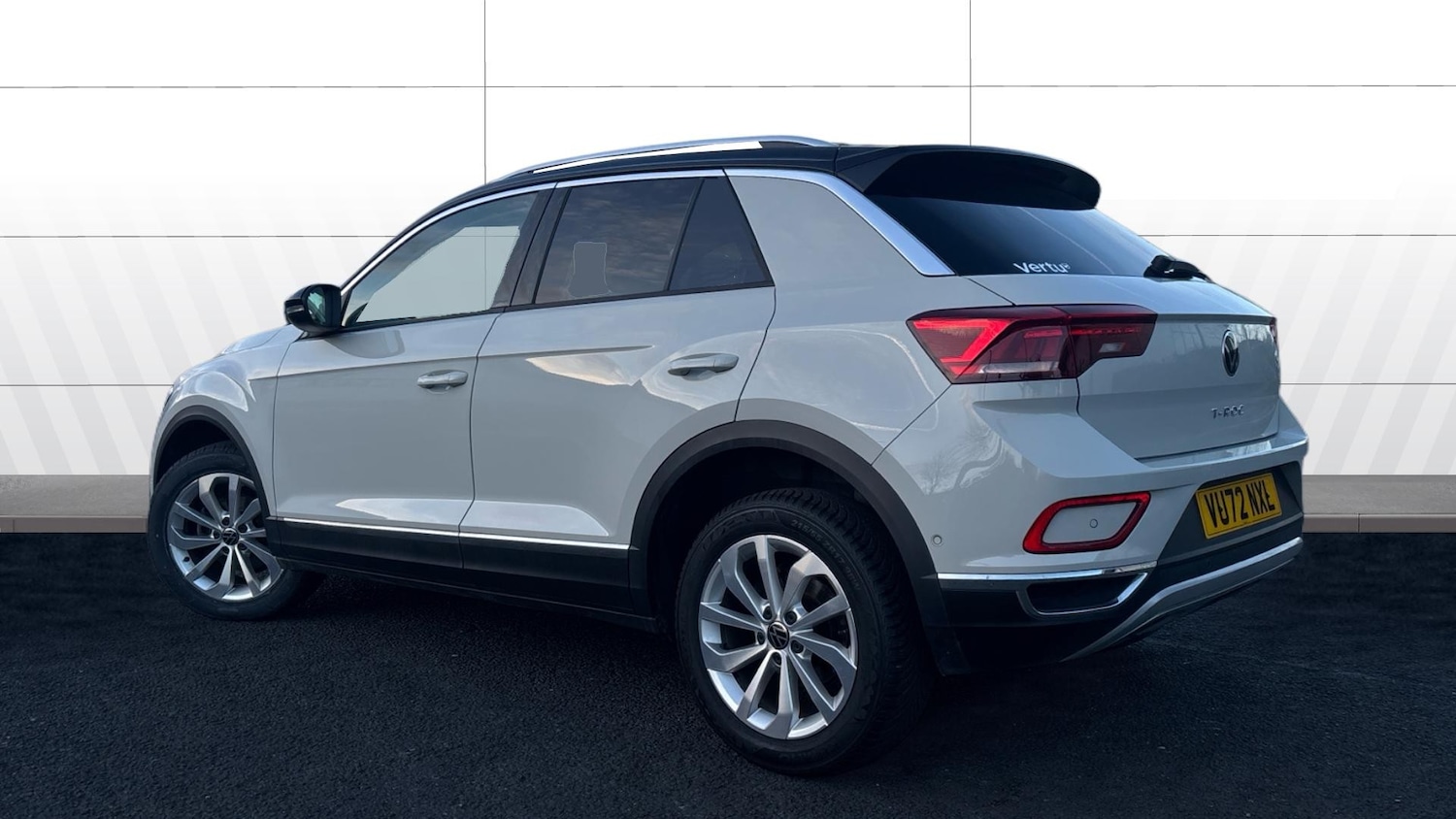 Used Volkswagen T-Roc 2022 for sale - 77732295: Photo 2