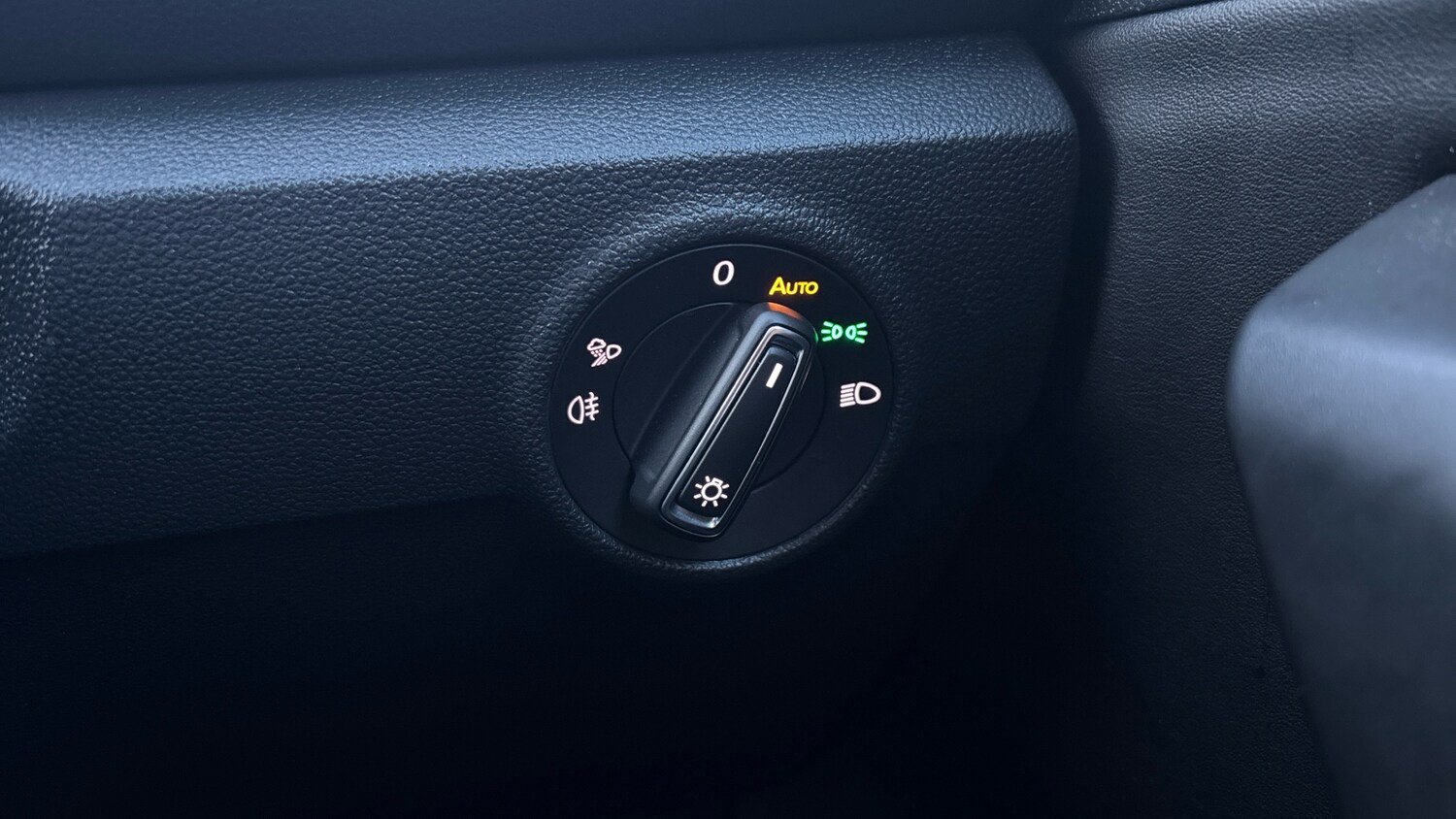 Used Volkswagen T-Roc 2022 for sale - 77732295: Photo 25