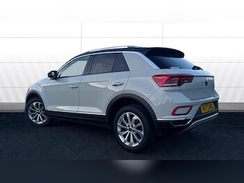 Used Volkswagen T-Roc 2022 for sale - 77732295: Photo