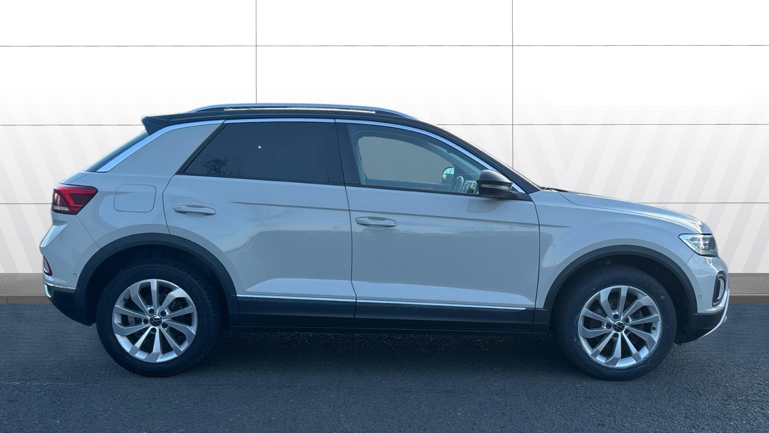 Used Volkswagen T-Roc 2022 for sale - 77732295: Photo 5