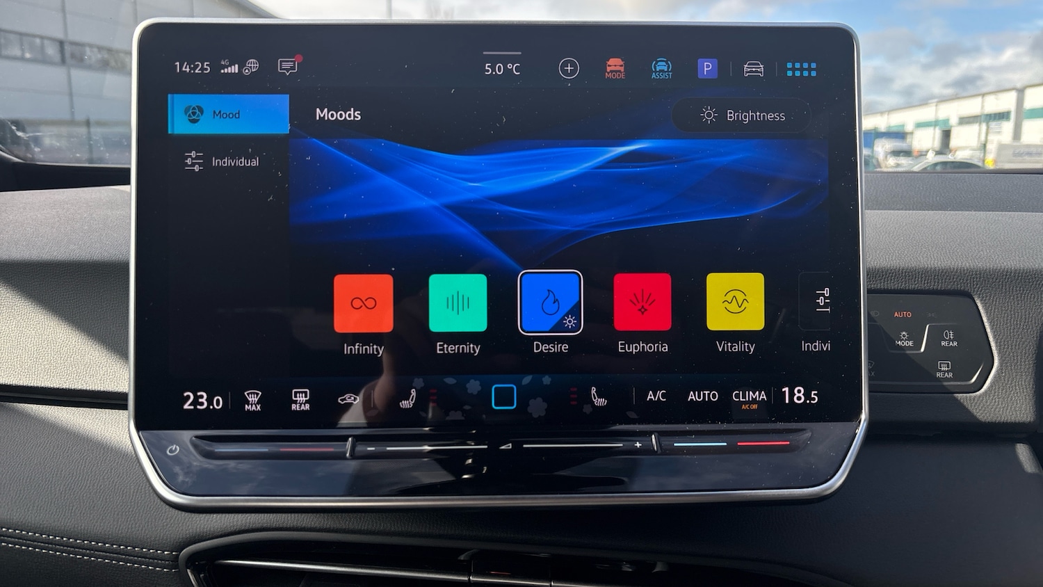 Used Volkswagen ID.3 2025 for sale - 78028436: Photo 33