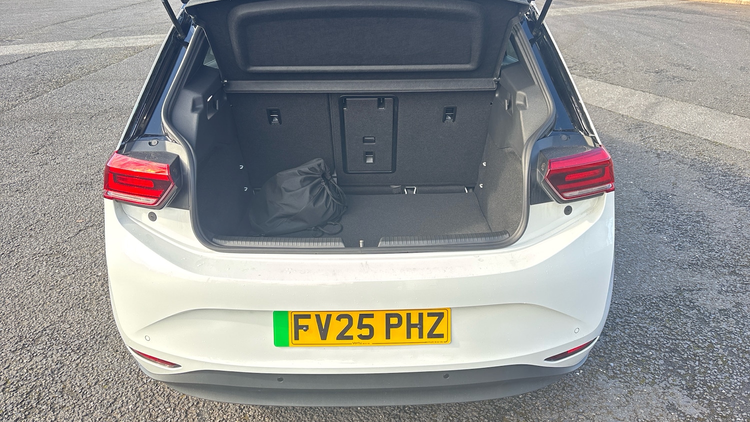 Used Volkswagen ID.3 2025 for sale - 78028436: Photo 4