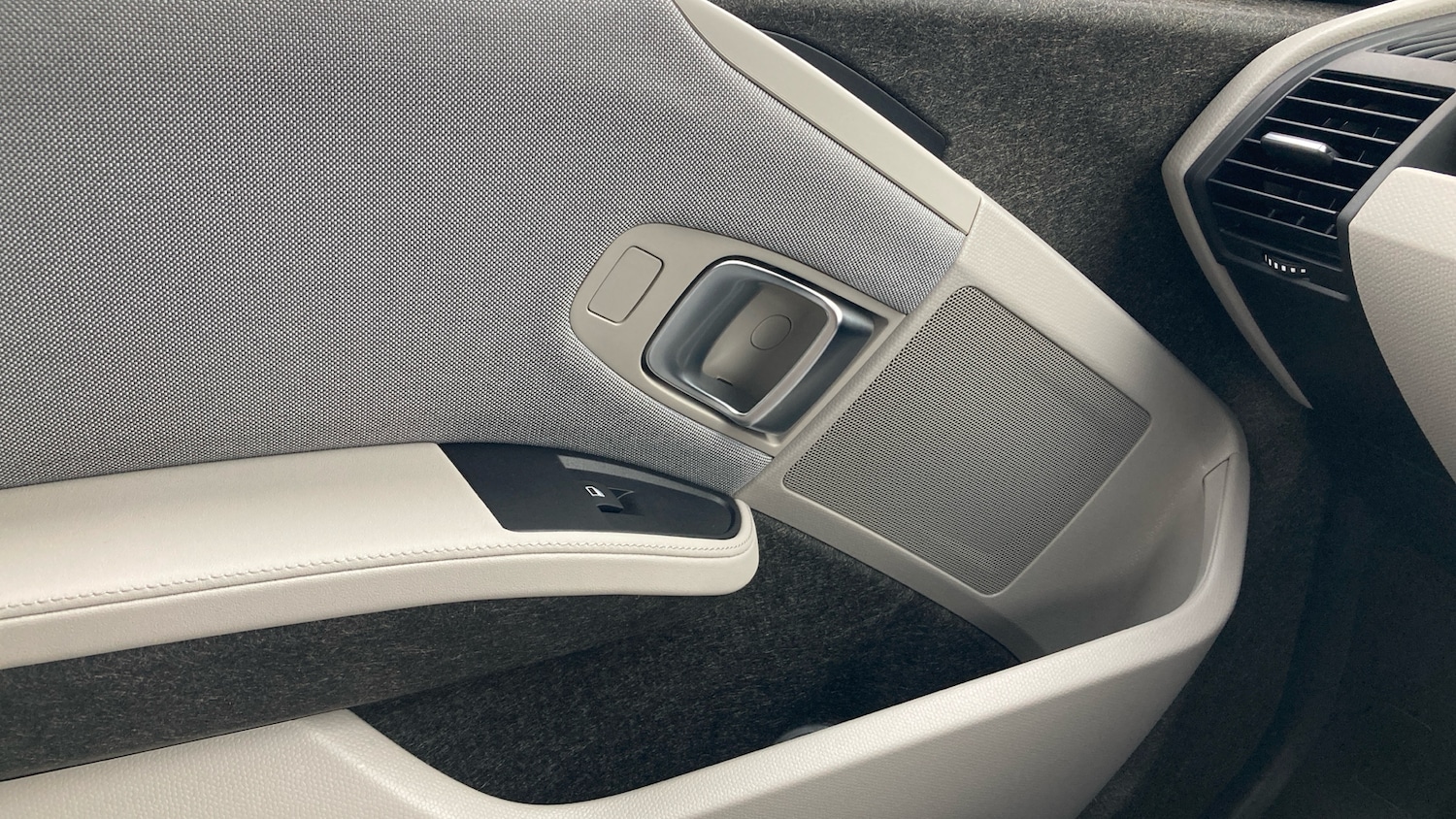 Used BMW i3 2022 for sale - 77085404: Photo 41