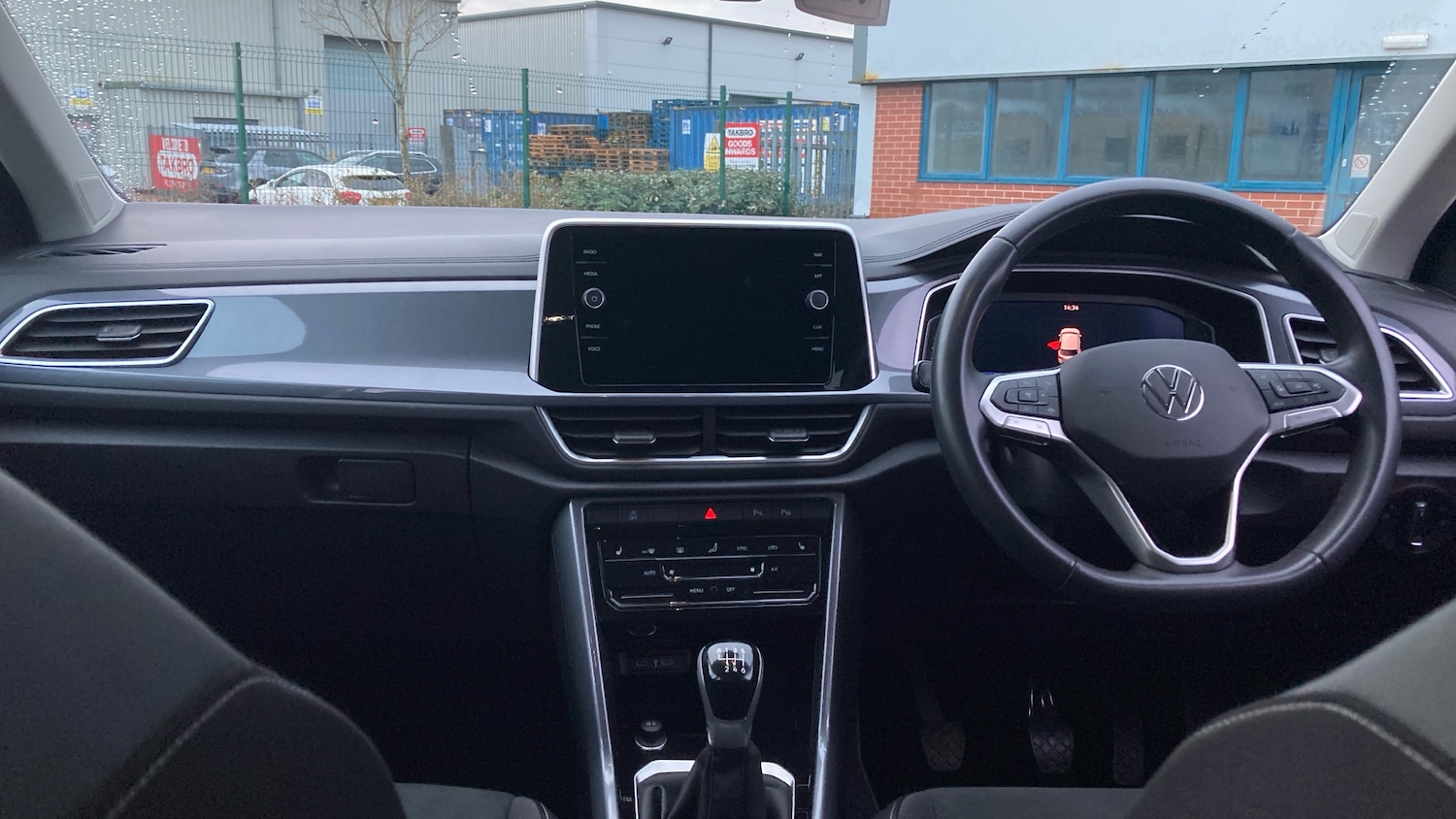 Used Volkswagen T-Roc 2023 for sale - 77195651: Photo 10