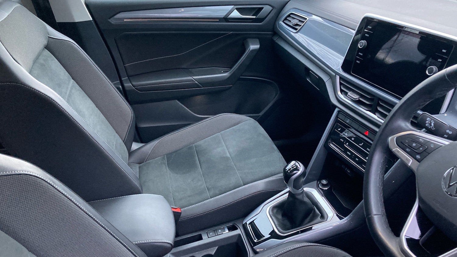 Used Volkswagen T-Roc 2023 for sale - 77195651: Photo 14