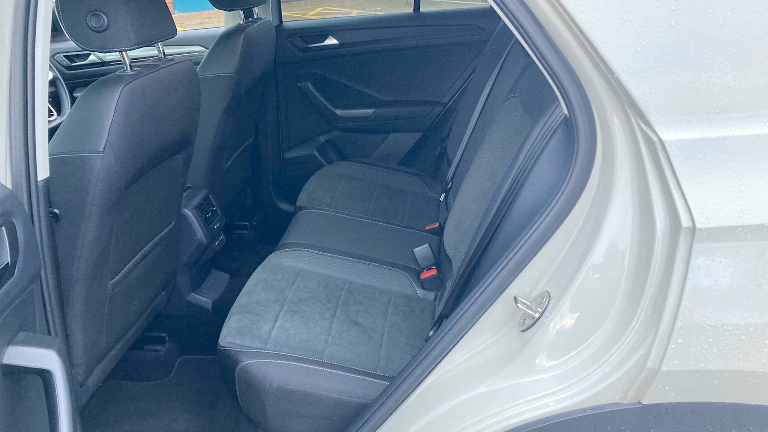 Used Volkswagen T-Roc 2023 for sale - 77195651: Photo 16