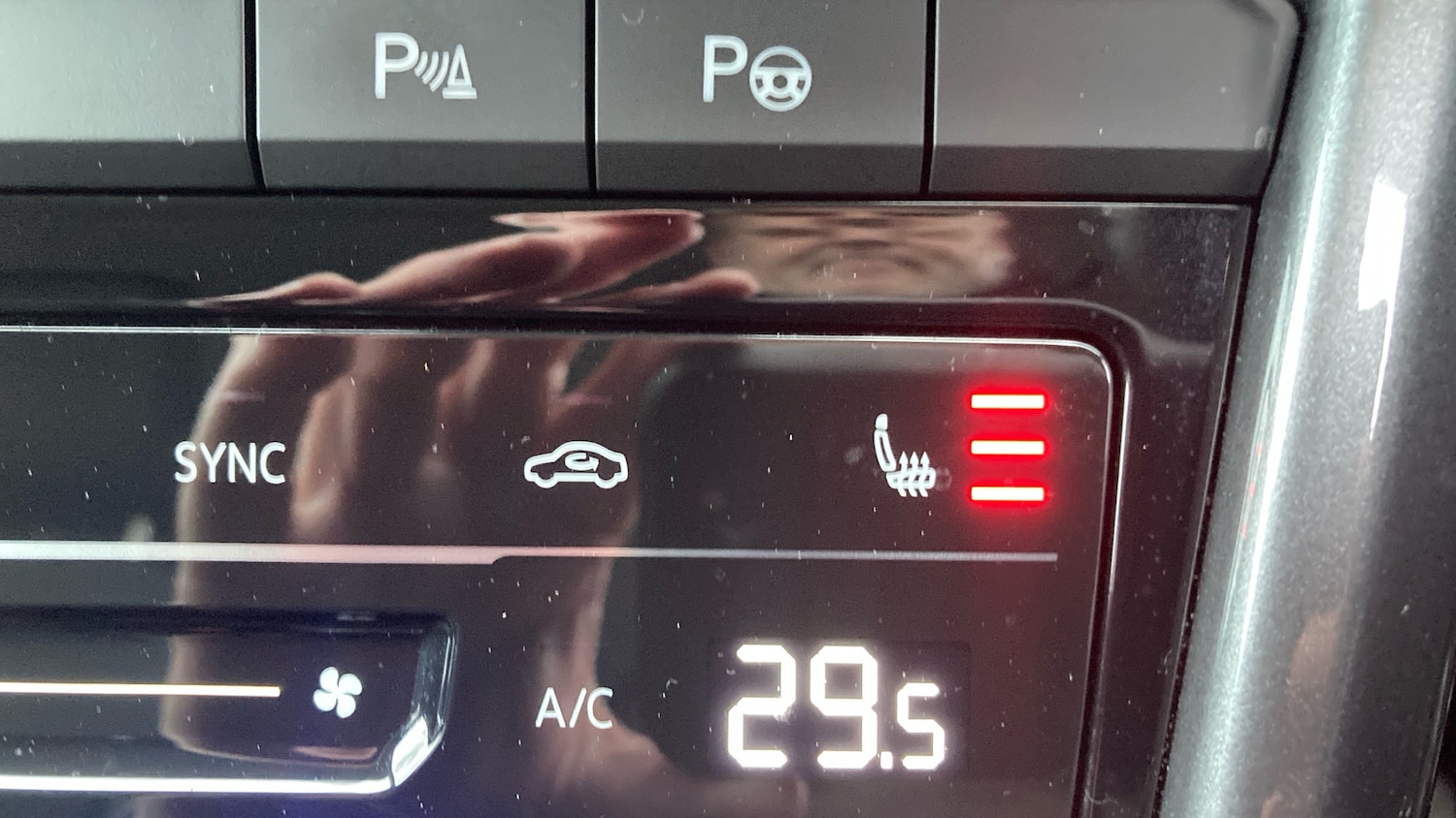 Used Volkswagen T-Roc 2023 for sale - 77195651: Photo 25