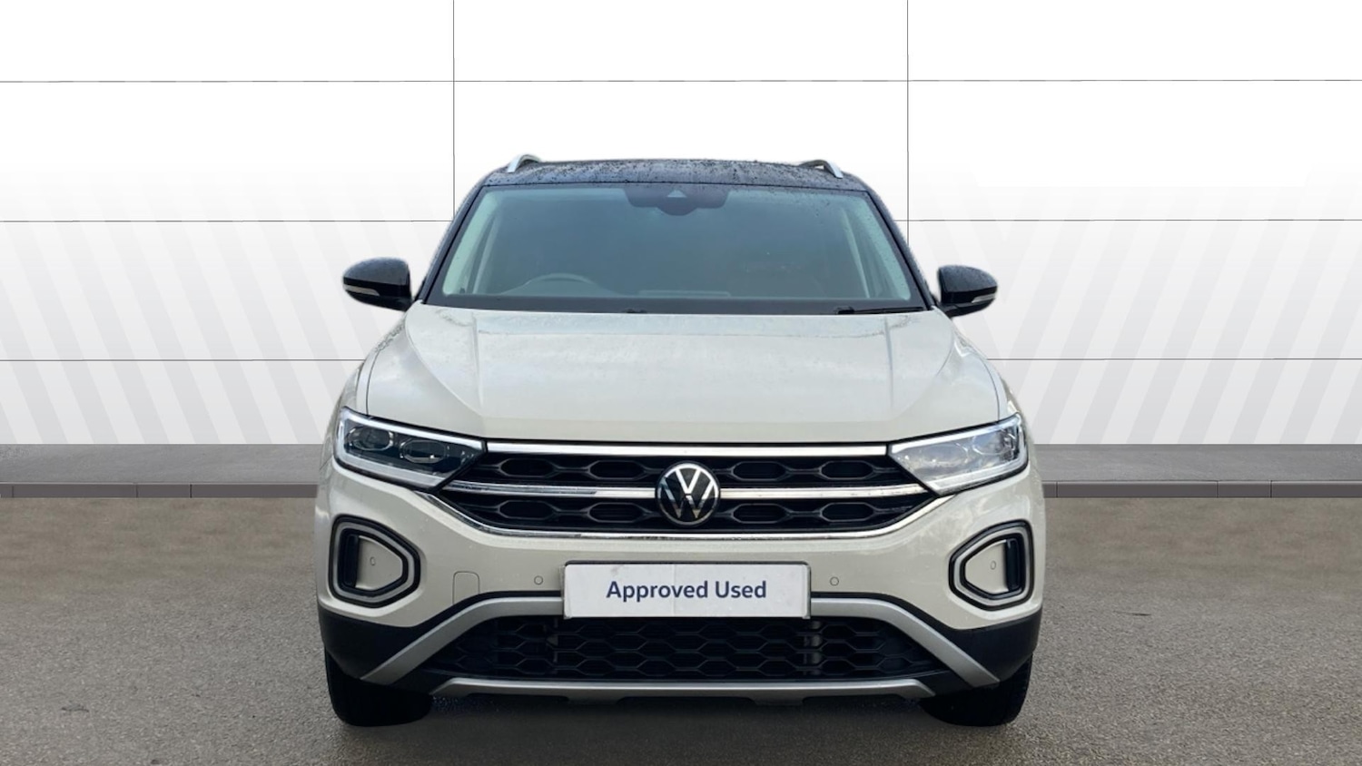 Used Volkswagen T-Roc 2023 for sale - 77195651: Photo 3