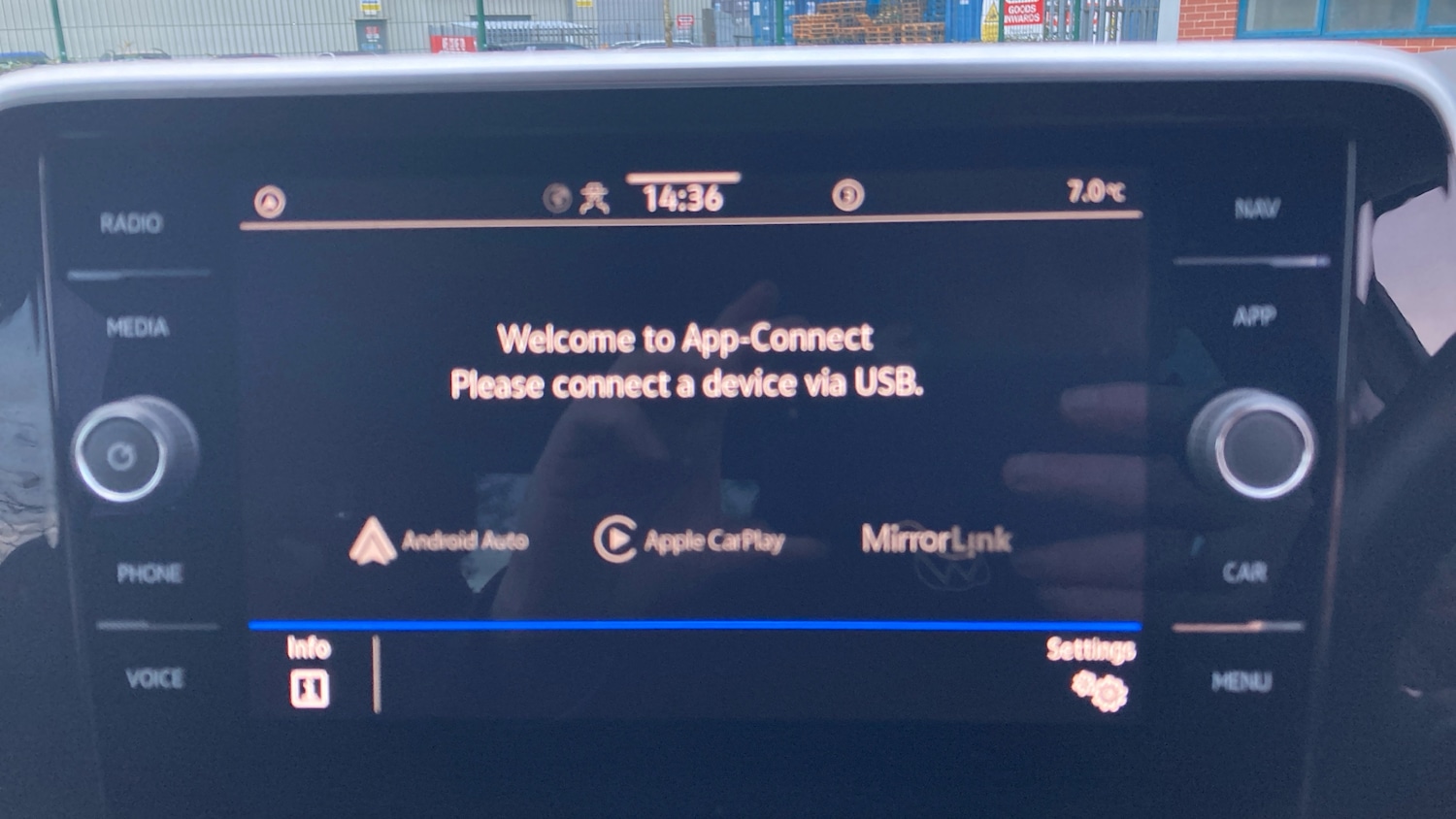 Used Volkswagen T-Roc 2023 for sale - 77195651: Photo 31