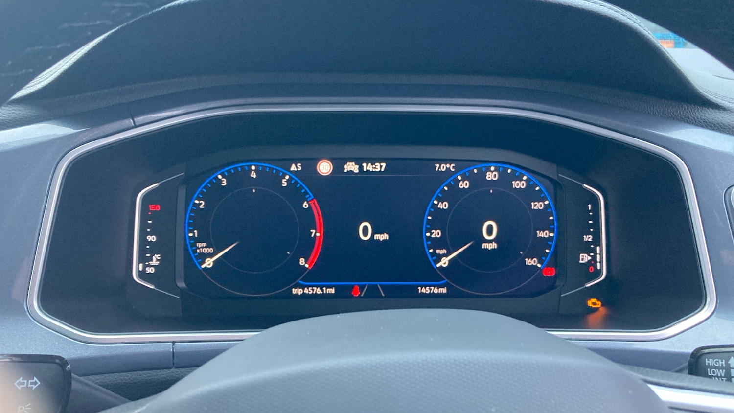 Used Volkswagen T-Roc 2023 for sale - 77195651: Photo 33