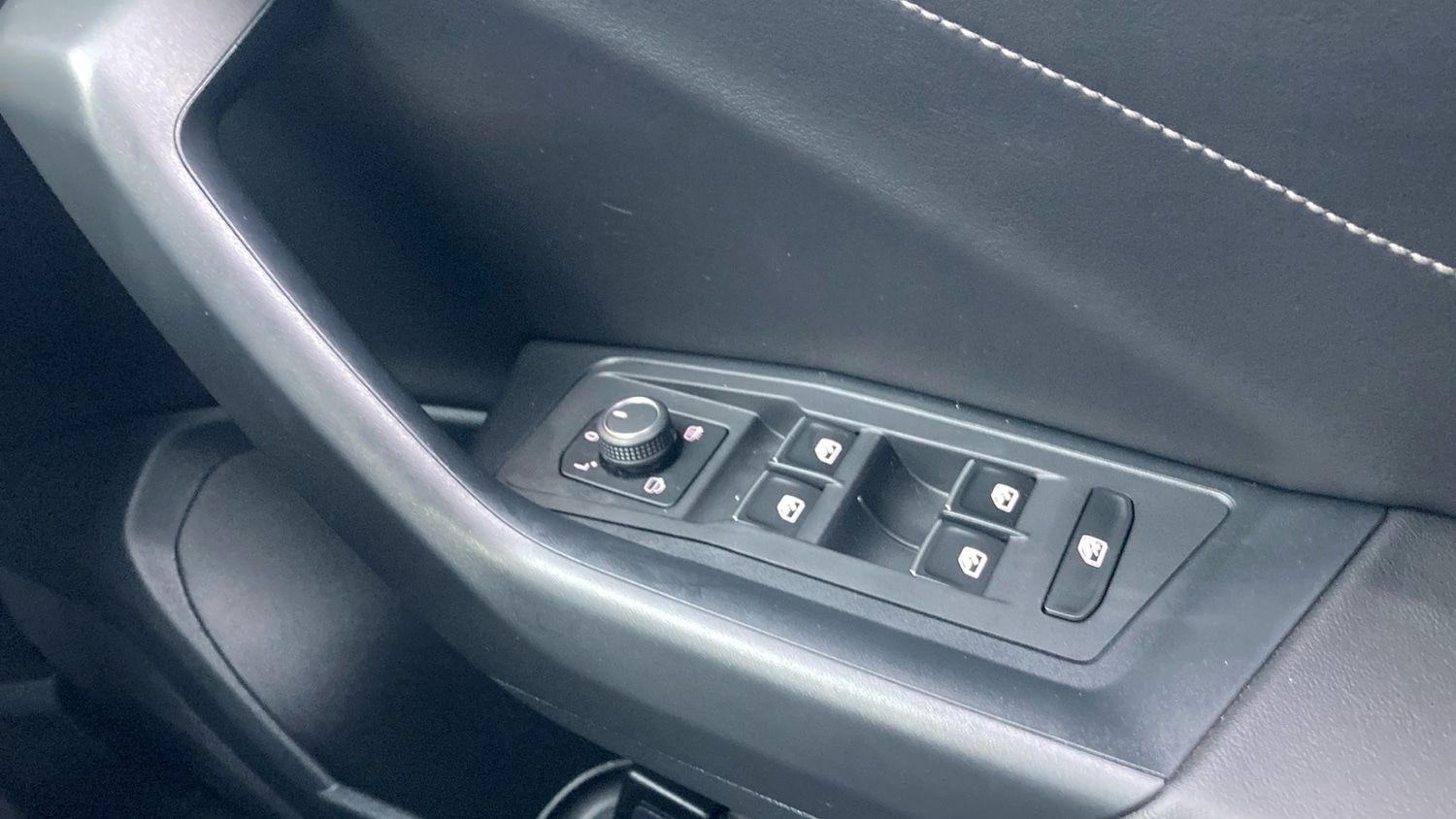 Used Volkswagen T-Roc 2023 for sale - 77195651: Photo 39