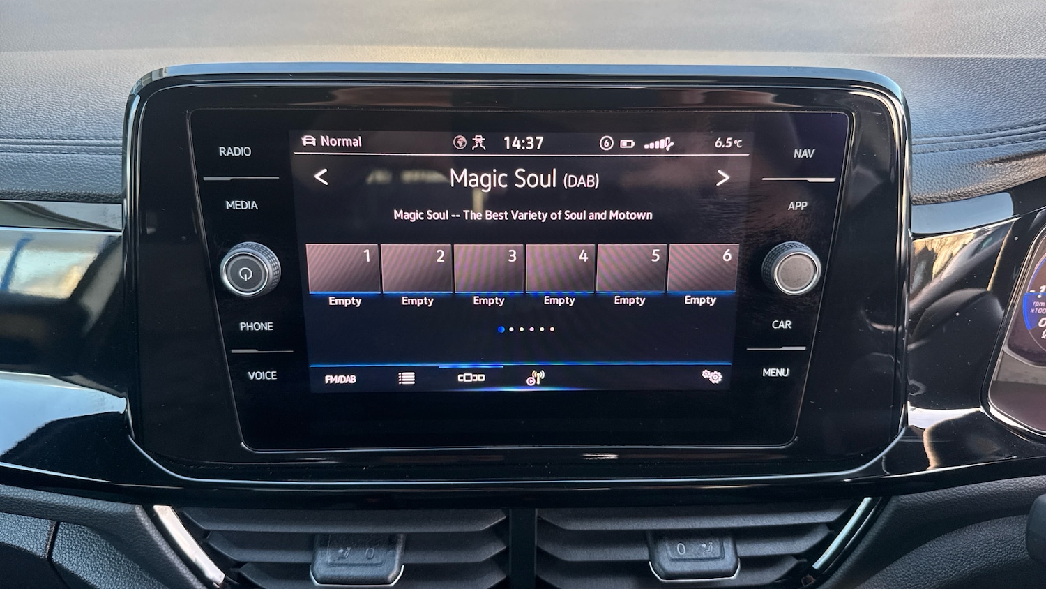 Used Volkswagen T-Roc 2024 for sale - 76719197: Photo 12