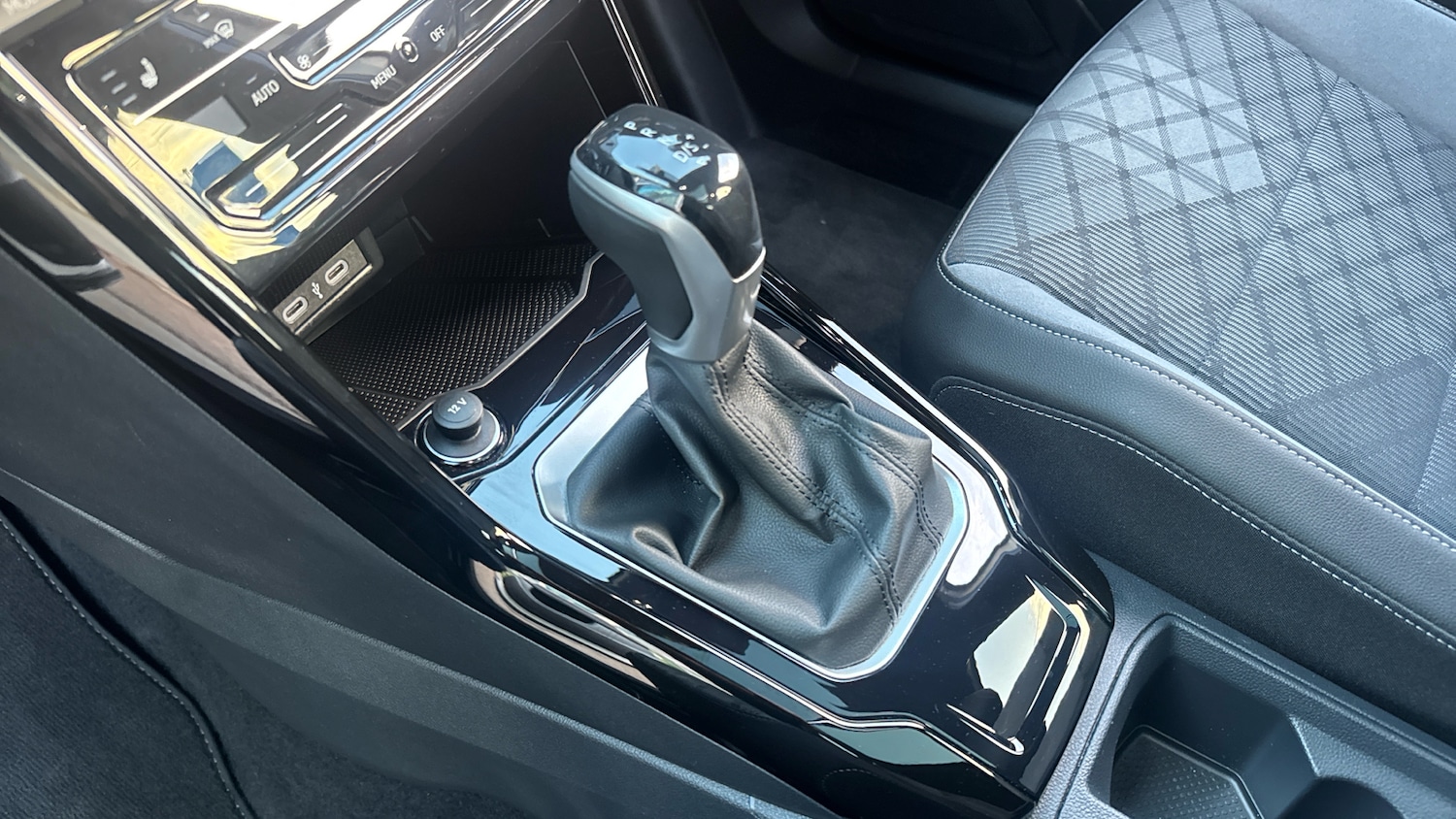 Used Volkswagen T-Roc 2024 for sale - 76719197: Photo 13