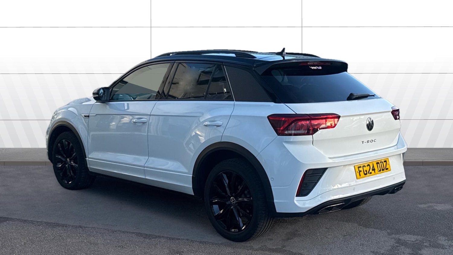 Used Volkswagen T-Roc 2024 for sale - 76719197: Photo 2