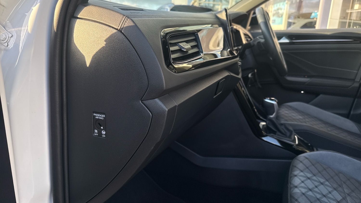 Used Volkswagen T-Roc 2024 for sale - 76719197: Photo 21