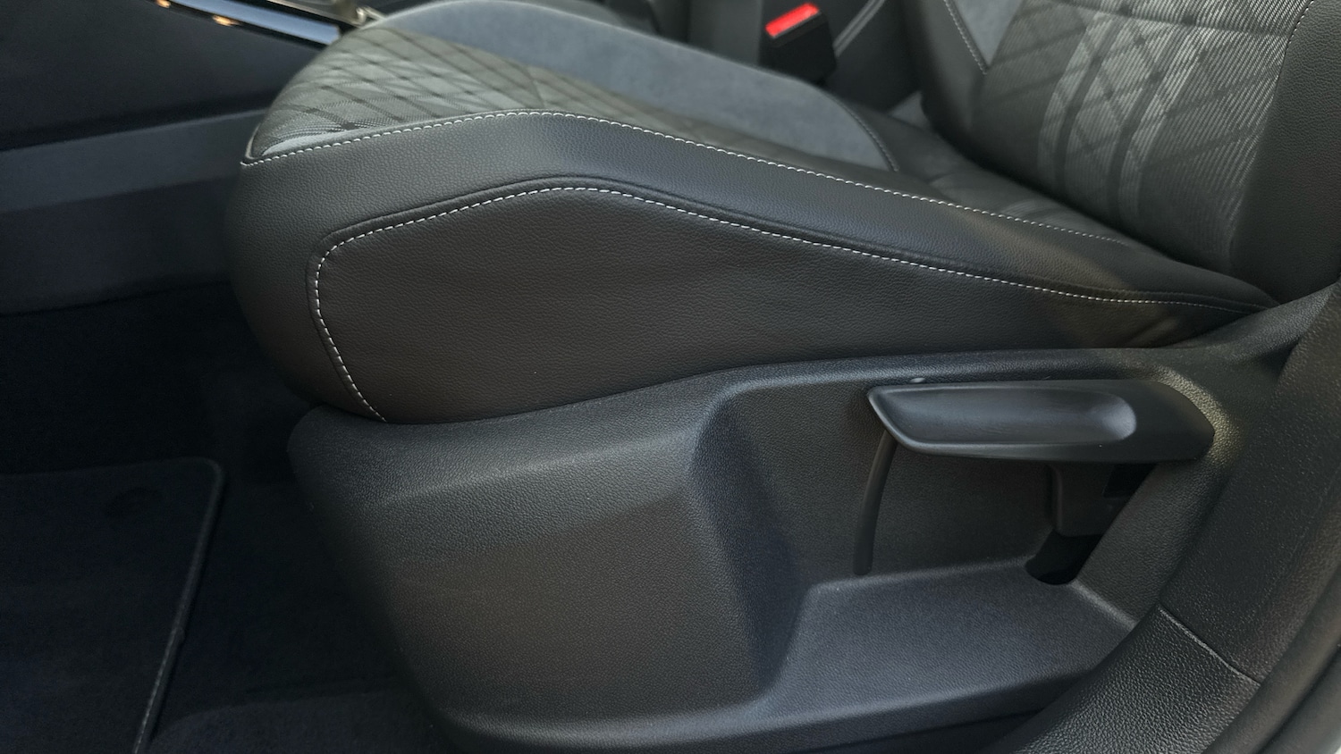 Used Volkswagen T-Roc 2024 for sale - 76719197: Photo 22