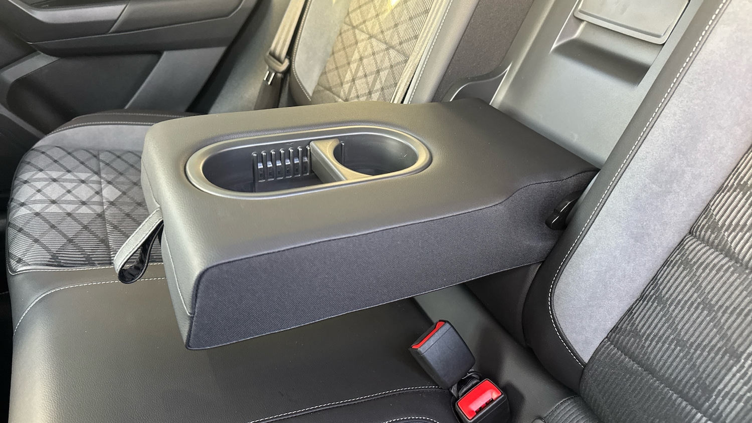 Used Volkswagen T-Roc 2024 for sale - 76719197: Photo 25