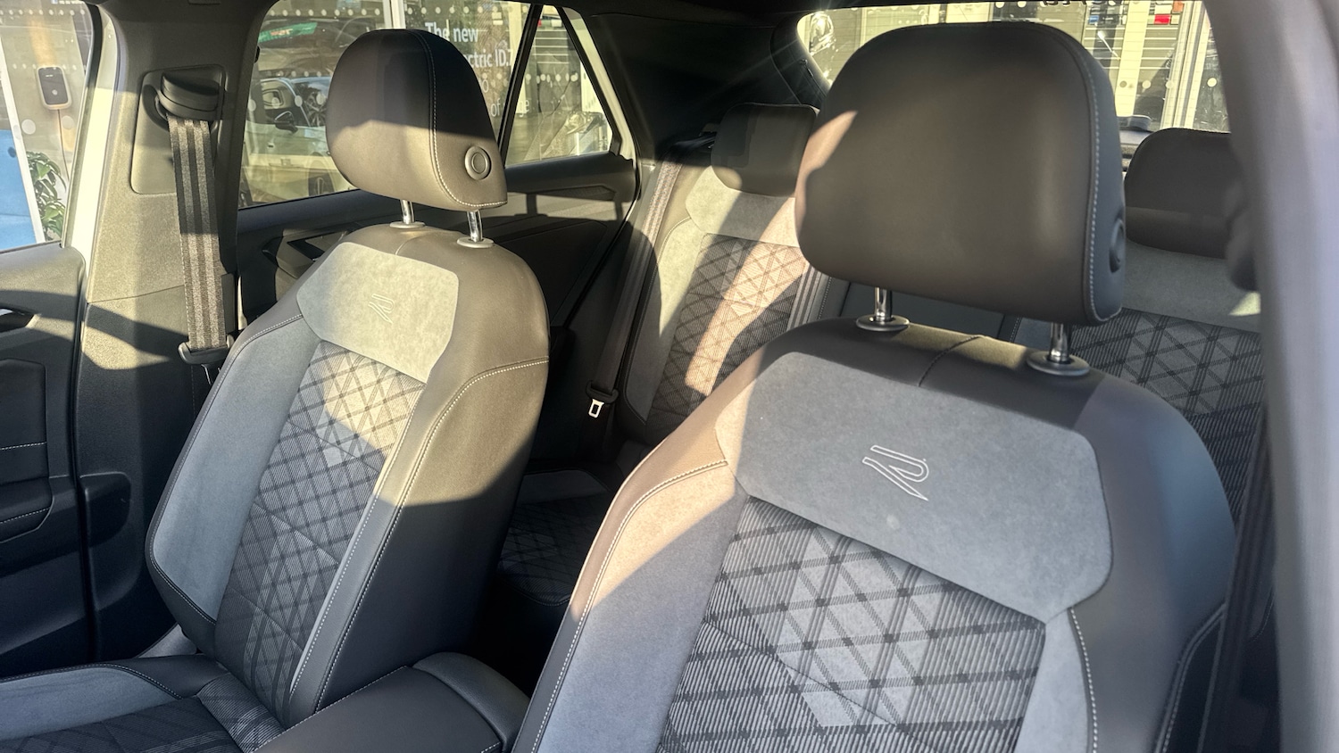 Used Volkswagen T-Roc 2024 for sale - 76719197: Photo 26