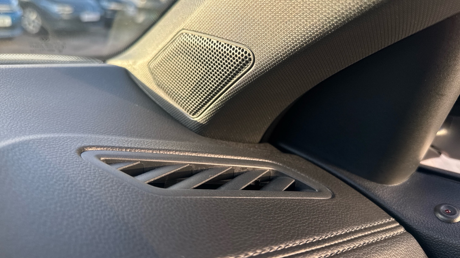 Used Volkswagen T-Roc 2024 for sale - 76719197: Photo 39