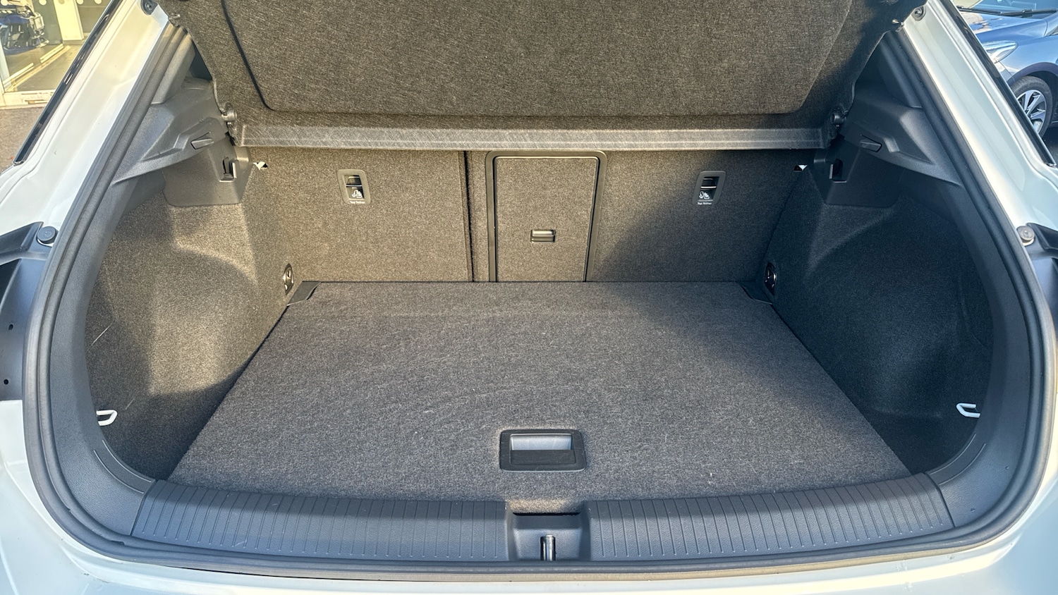 Used Volkswagen T-Roc 2024 for sale - 76719197: Photo 4