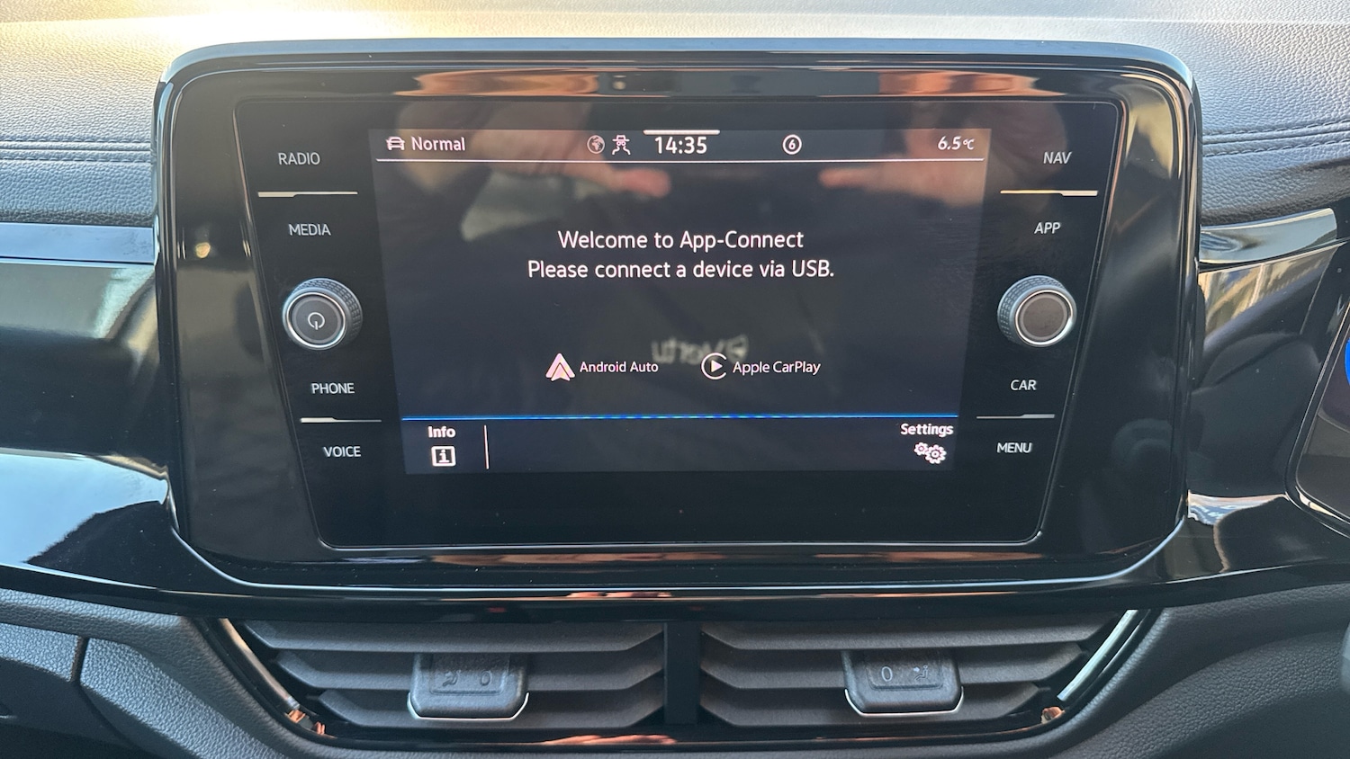 Used Volkswagen T-Roc 2024 for sale - 76719197: Photo 48