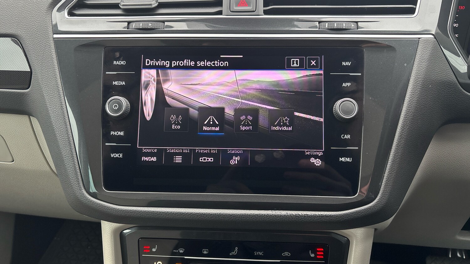 Used Volkswagen Tiguan 2022 for sale - 77649799: Photo 41