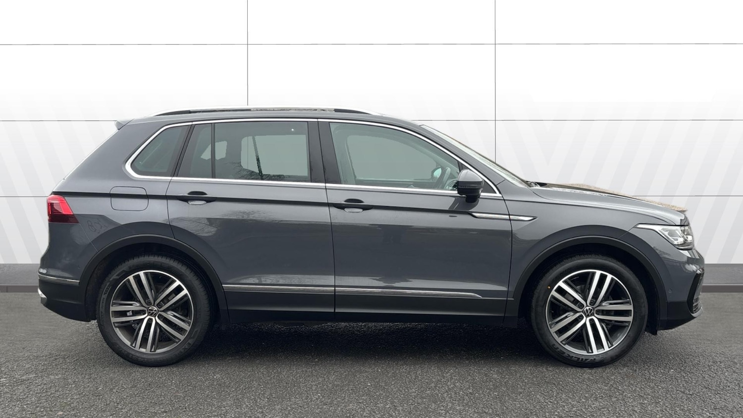 Used Volkswagen Tiguan 2022 for sale - 77649799: Photo 5