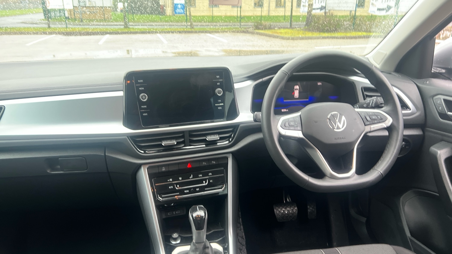 Used Volkswagen T-Roc 2024 for sale - 77516371: Photo 10